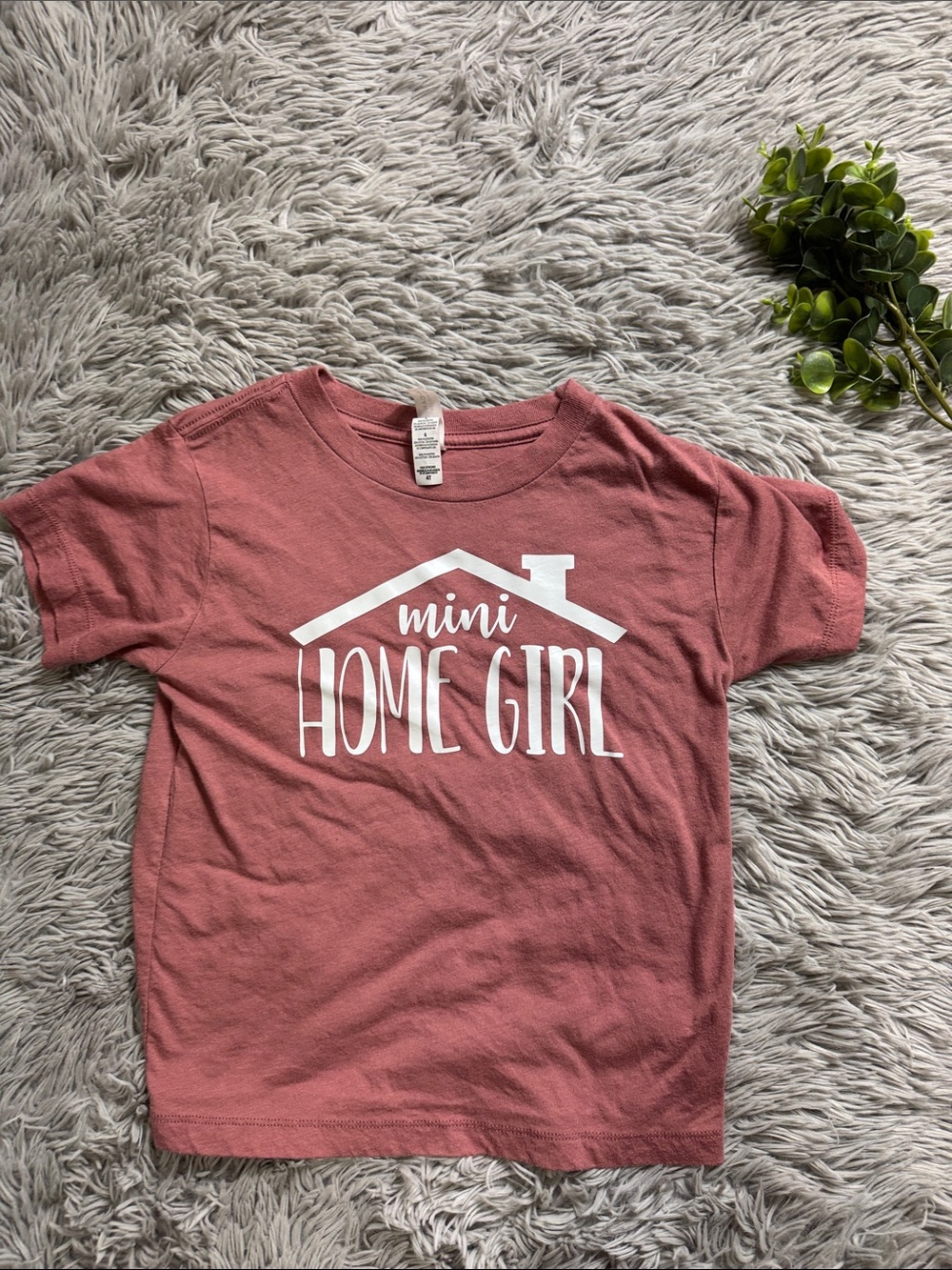 Bella Canvas Realtor Mauve “‘mini home girl.” Kids Graphic Tee size 4t.